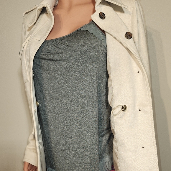 Rachel Cream Utility Jacket with Structured Design - Picture 13 of 15